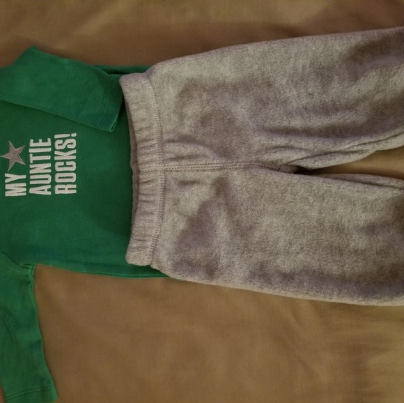 Winter baby boy outfits & Halloween bib & booties - Picture 5 of 7